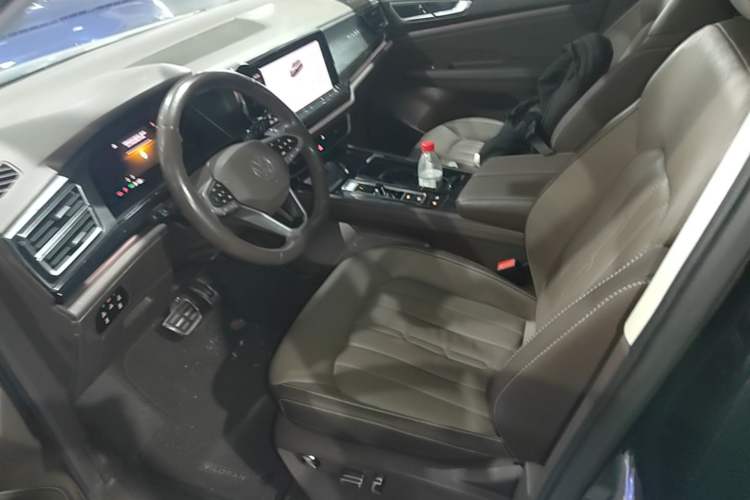 Used Volkswagen Viloran 2023 380TSI Luxury Edition Left Front Seat