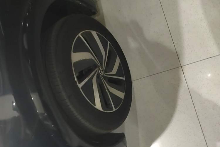 Used Volkswagen Viloran 2023 380TSI Luxury Edition Left Front Wheel Hub