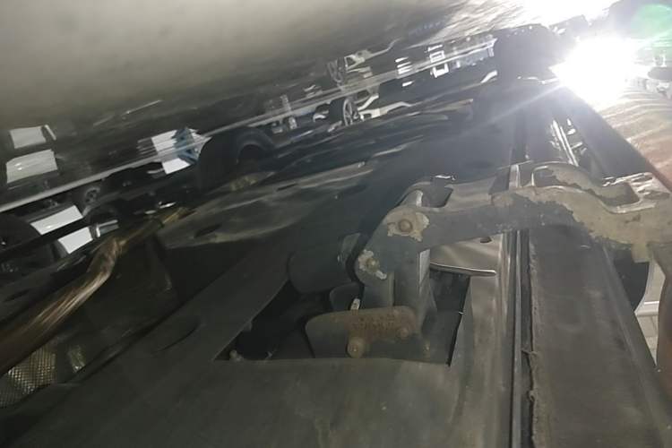 Used Volkswagen Viloran 2023 380TSI Luxury Edition Right Side Sill