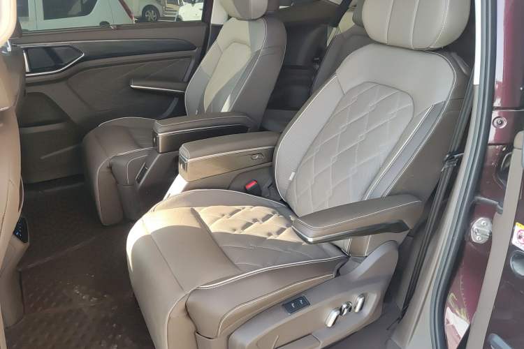 Used Volkswagen Viloran 2023 380TSI Prestige Edition Interior 4