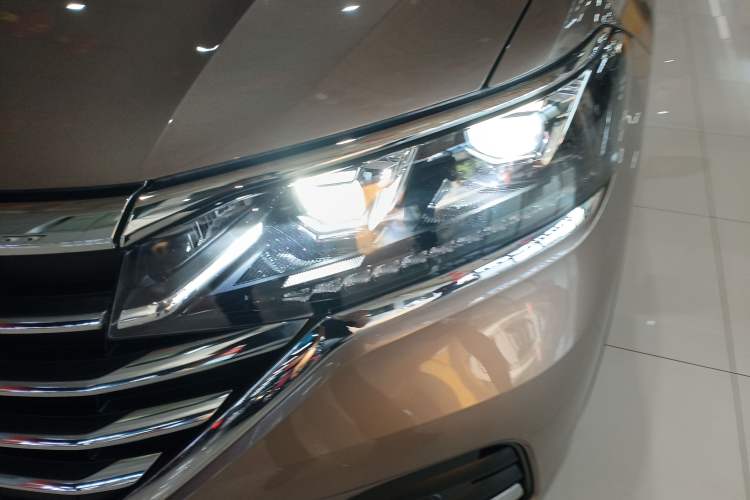 Used Volkswagen Viloran 2023 330TSI Business Edition Left Front Headlight