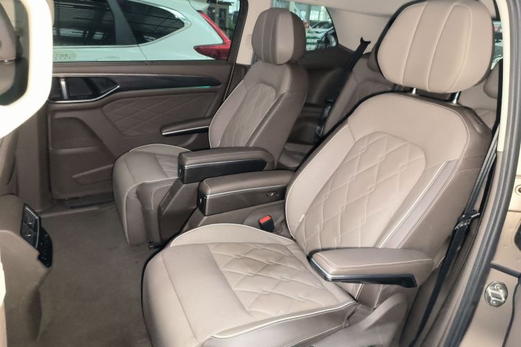 Used Volkswagen Viloran 2023 380TSI Prestige Edition Left Rear Seat