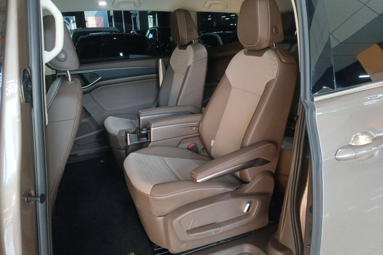 Used Volkswagen Viloran 2023 330TSI Business Edition Left Rear Seat