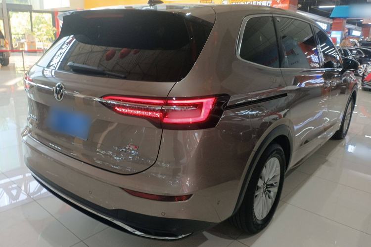 Used Volkswagen Viloran 2023 330TSI Business Edition Rear Right 45 Deg