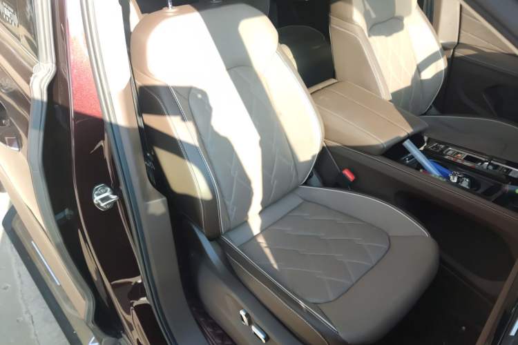 Used Volkswagen Viloran 2023 380TSI Prestige Edition Right Front Seat