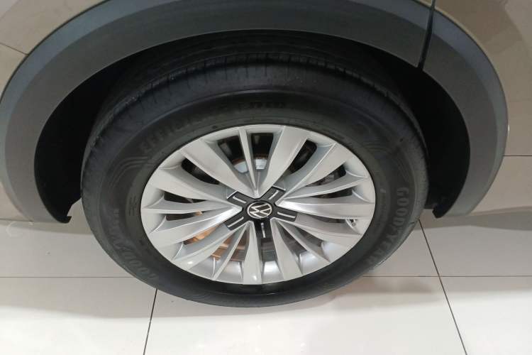 Used Volkswagen Viloran 2023 330TSI Business Edition Right Rear Wheel Hub