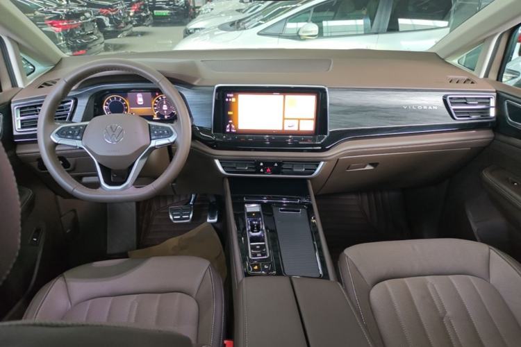 Used Volkswagen Viloran 2023 380TSI Luxury Edition Center Console