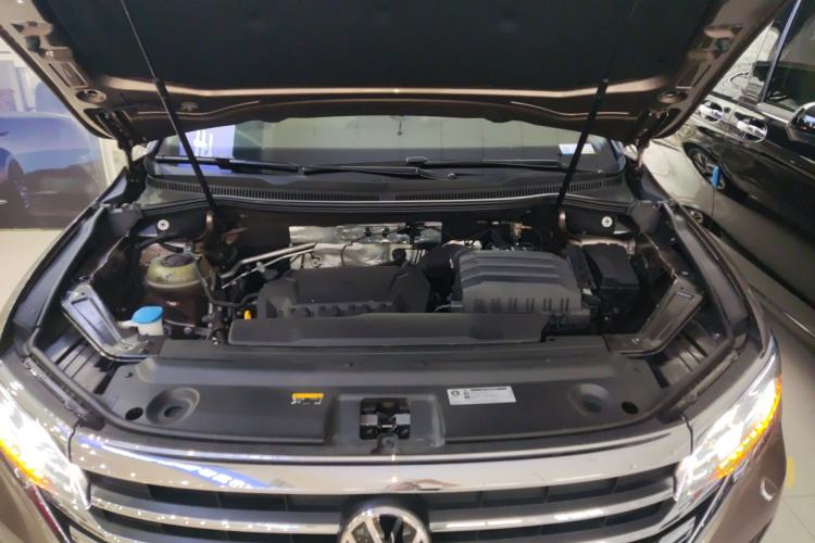 Used Volkswagen Viloran 2023 380TSI Luxury Edition Engine Bay