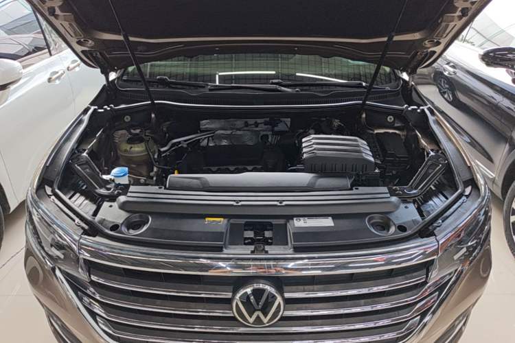 Used Volkswagen Viloran 2023 380TSI Luxury Edition Engine Bay