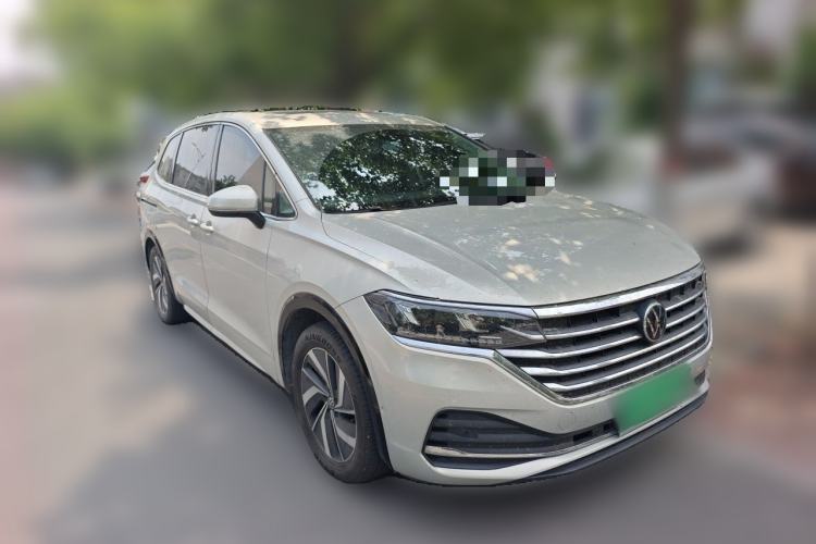 Used Volkswagen Viloran 2023 Facelift 330TSI Luxury Edition Front Right 45 Deg