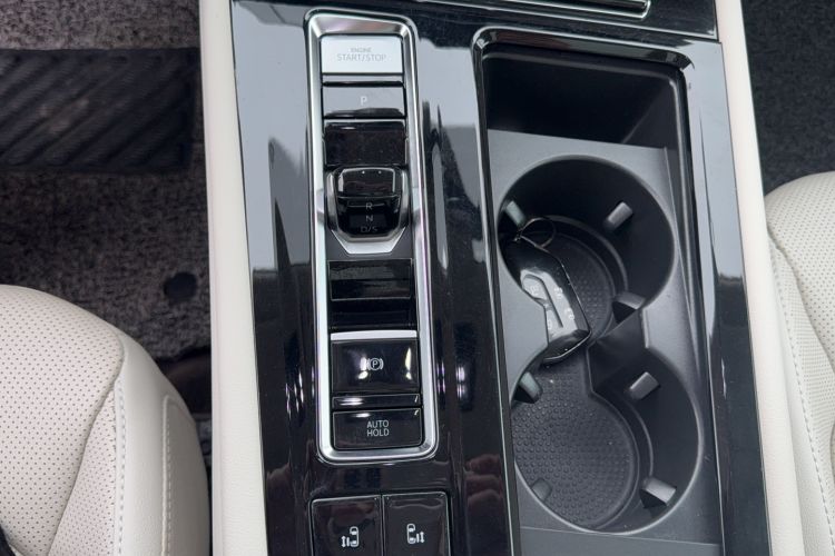 Used Volkswagen Viloran 2023 Revised Version 380TSI Luxury Edition Gear Lever