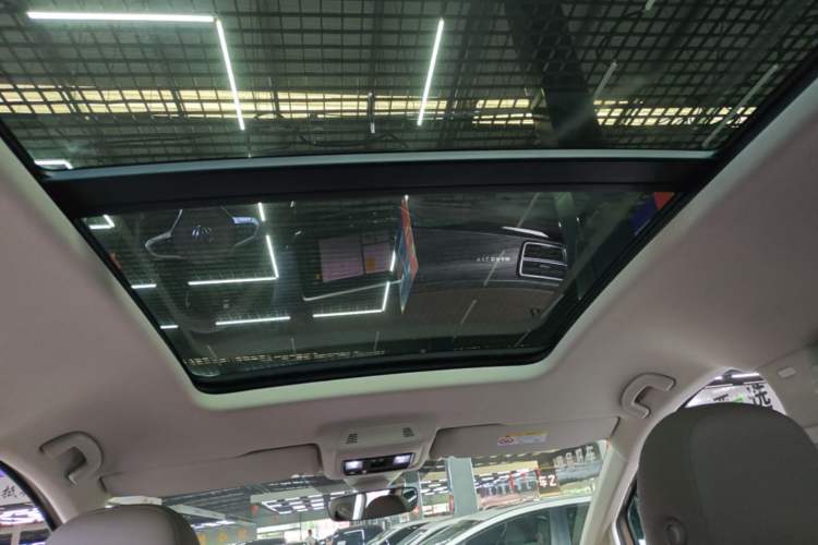 Used Volkswagen Viloran 2023 380TSI Luxury Edition Headliner
