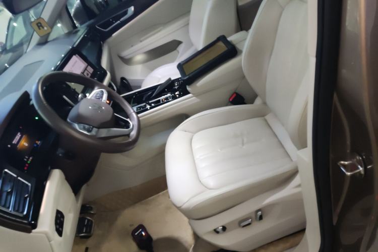 Used Volkswagen Viloran 2023 380TSI Luxury Edition Left Front Seat