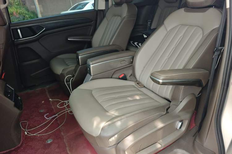 Used Volkswagen Viloran 2023 Facelift 330TSI Luxury Edition Left Rear Seat