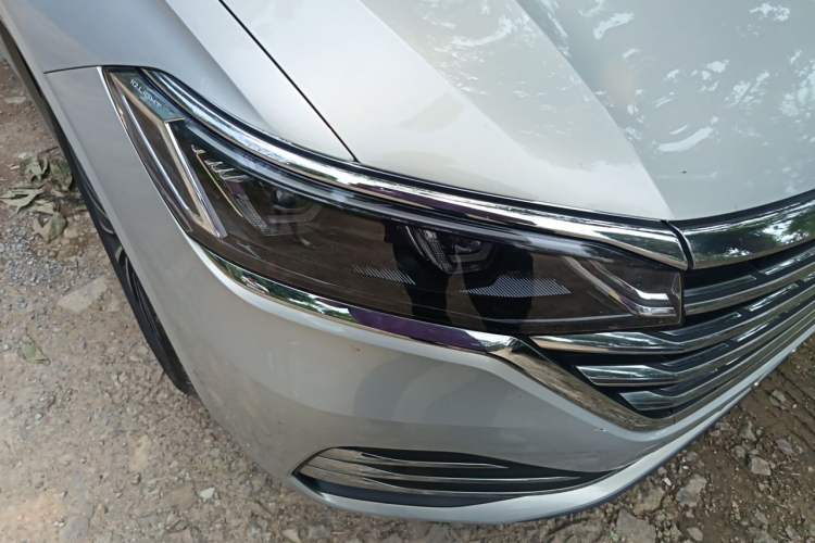 Used Volkswagen Viloran 2023 Revised 380TSI Prestige Edition Right Front Headlight