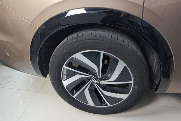 Used Volkswagen Viloran 2023 380TSI Luxury Edition Right Rear Wheel Hub