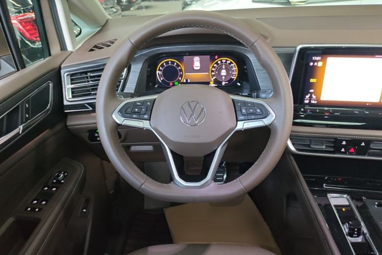 Used Volkswagen Viloran 2023 380TSI Luxury Edition Steering Wheel