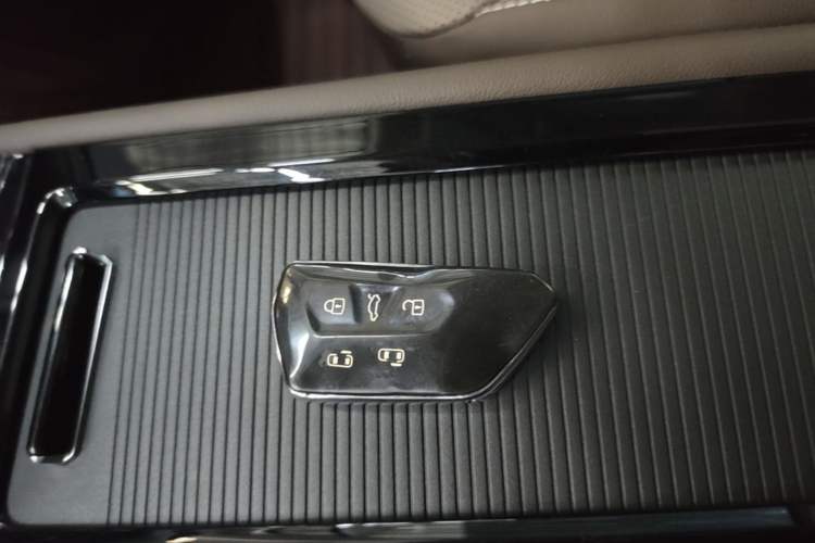 Used Volkswagen Viloran 2023 380TSI Luxury Edition Vehicle Key