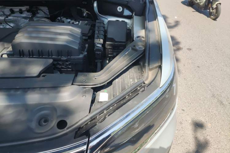 Used Volkswagen Viloran 2023 Revised 380TSI Prestige Edition Engine Bay Left