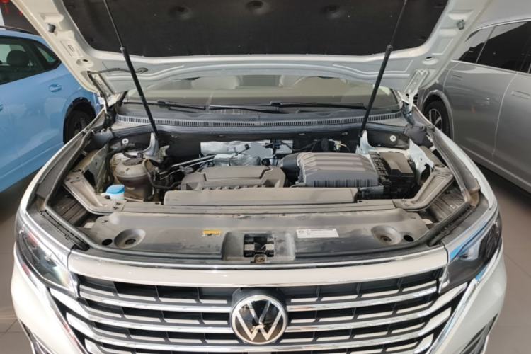 Used Volkswagen Viloran 2023 Revised 380TSI Prestige Edition Engine Bay