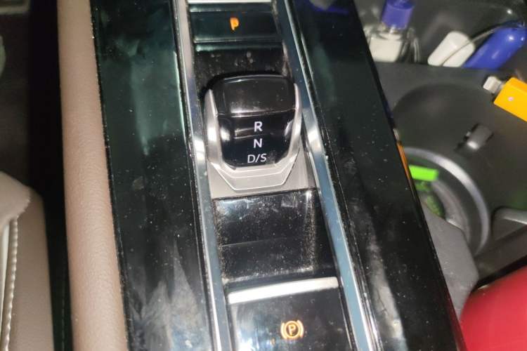 Used Volkswagen Viloran 2023 380TSI Prestige Edition Gear Lever
