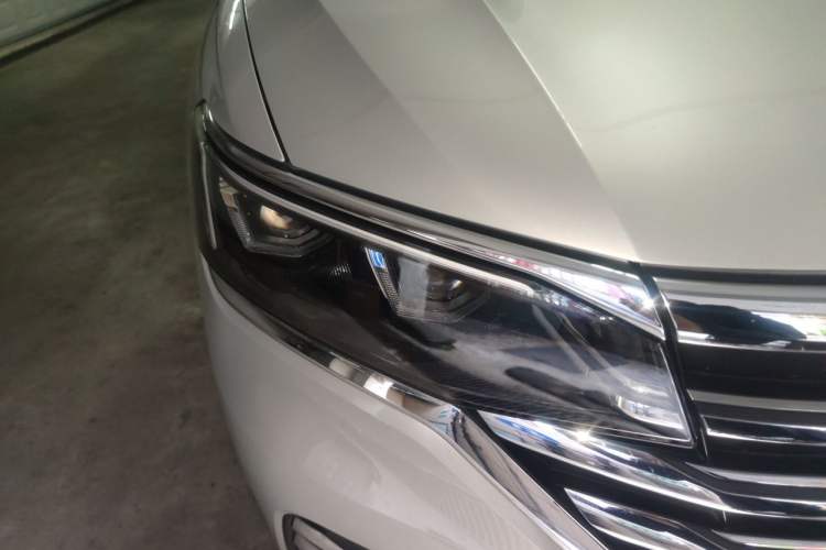 Used Volkswagen Viloran 2023 380TSI Prestige Edition Right Front Headlight