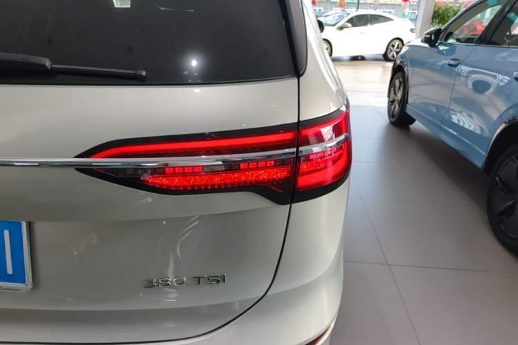 Used Volkswagen Viloran 2023 Revised 380TSI Prestige Edition Right Rear Taillight