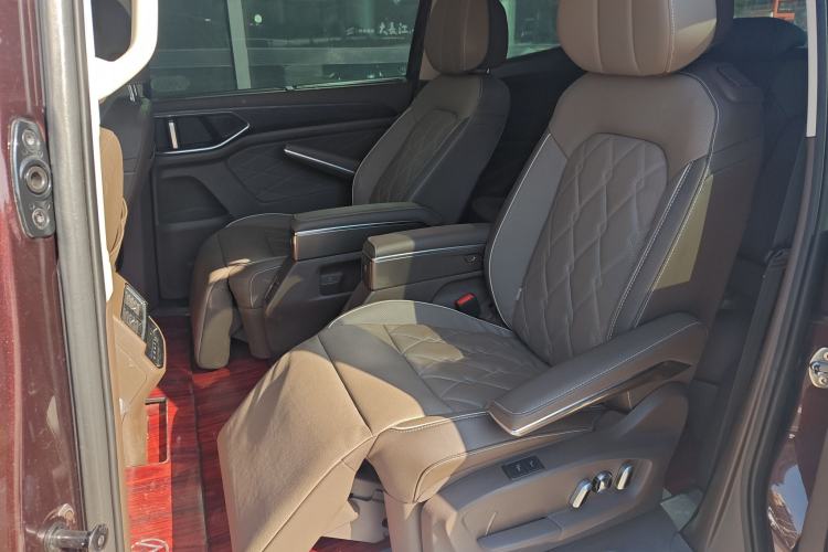 Used Volkswagen Viloran 2023 380TSI Prestige Edition Interior 4
