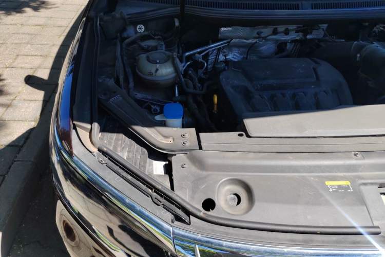 Used Volkswagen Viloran 2023 380TSI Prestige Edition Engine Bay Right