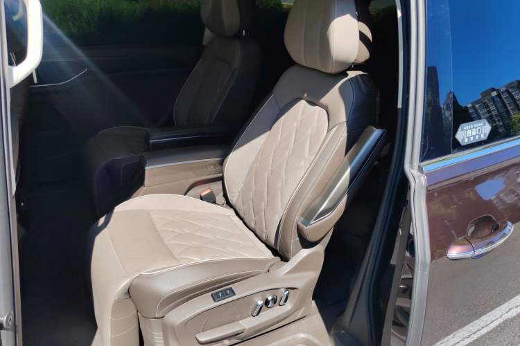 Used Volkswagen Viloran 2023 380TSI Prestige Edition Left Rear Seat