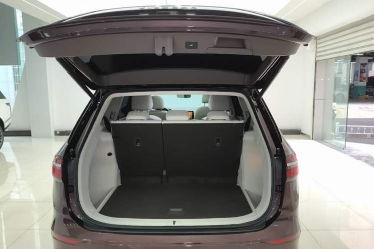 Used Volkswagen Viloran 2023 Revised Version 380TSI Luxury Edition Trunk