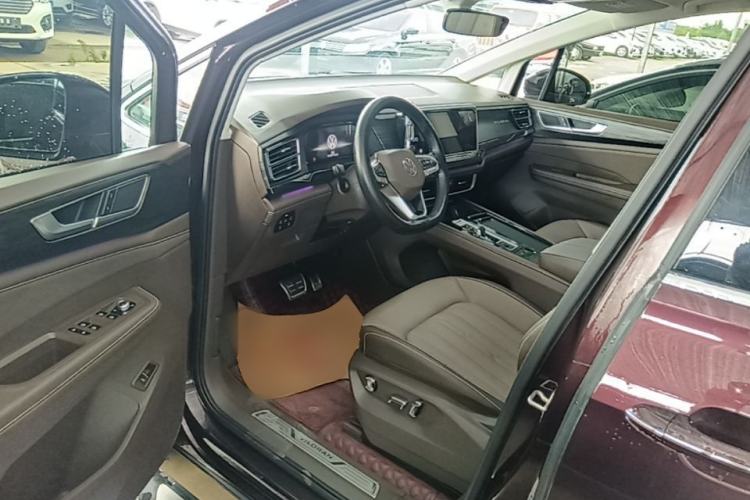 Used Volkswagen Viloran 2023 380TSI Luxury Edition Driver Seat