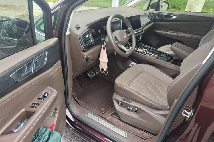 Used Volkswagen Viloran 2023 380TSI Prestige Edition Driver Seat