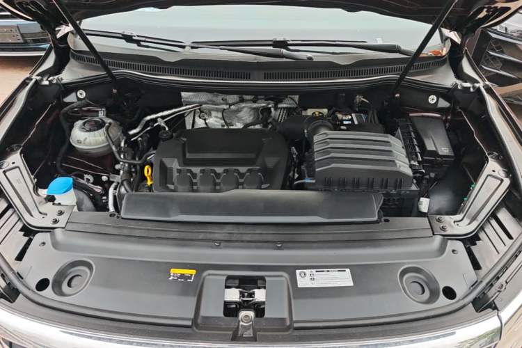 Used Volkswagen Viloran 2023 Revised Version 380TSI Luxury Edition Engine Bay