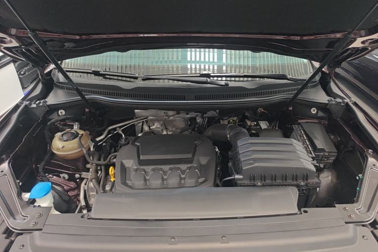 Used Volkswagen Viloran 2023 Revised Version 380TSI Luxury Edition Engine Bay