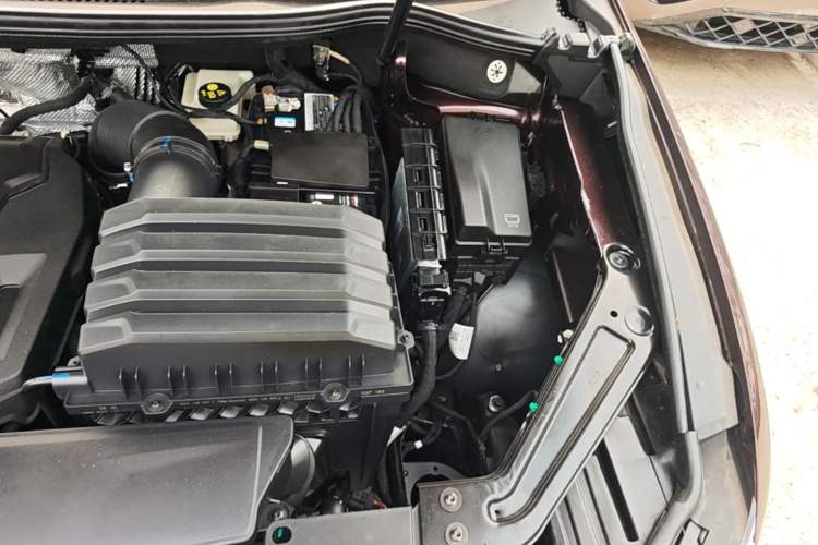Used Volkswagen Viloran 2023 Revised Version 380TSI Luxury Edition Engine Bay Left