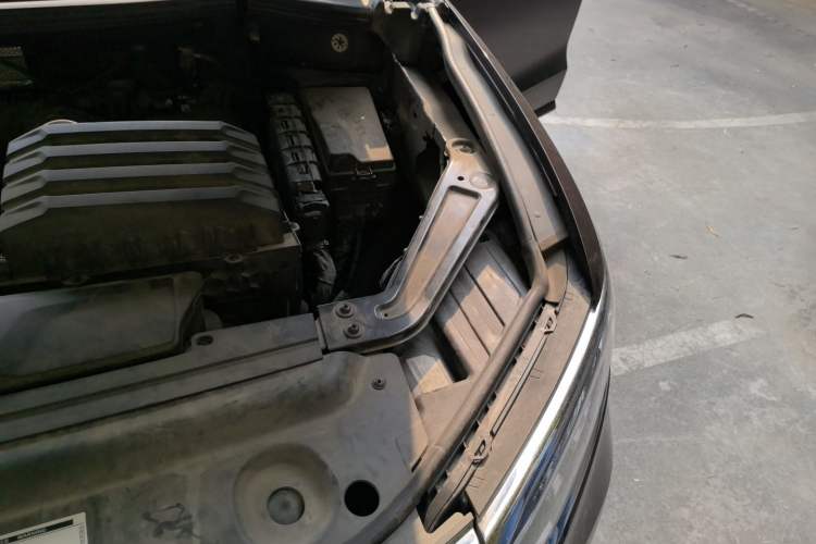 Used Volkswagen Viloran 2023 380TSI Prestige Edition Engine Bay Left
