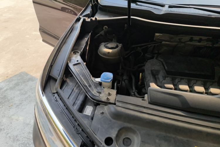 Used Volkswagen Viloran 2023 380TSI Prestige Edition Engine Bay Right