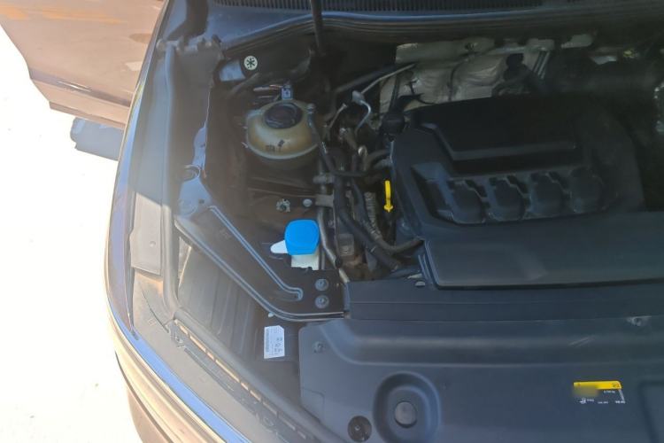 Used Volkswagen Viloran 2023 380TSI Flagship Edition Engine Bay Right