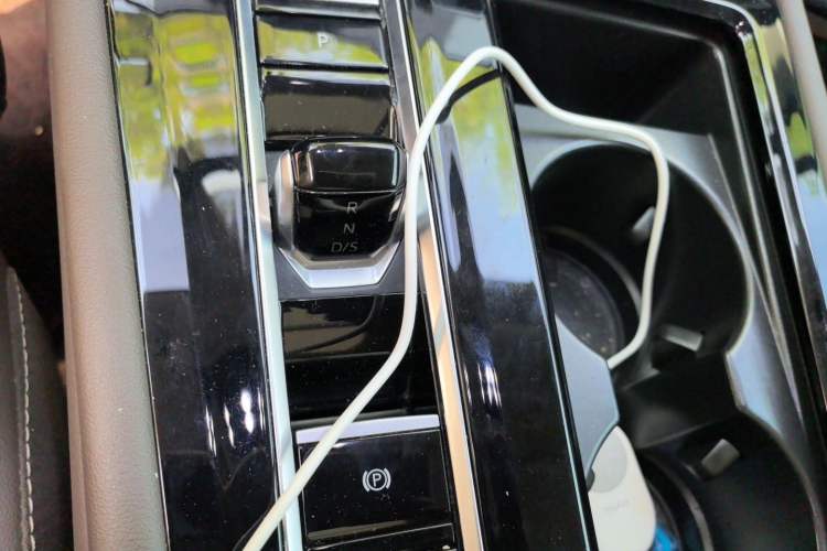 Used Volkswagen Viloran 2023 380TSI Prestige Edition Gear Lever