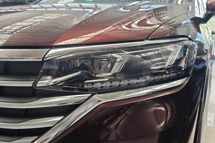 Used Volkswagen Viloran 2023 Revised Version 380TSI Luxury Edition Left Front Headlight