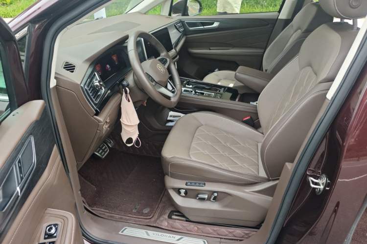 Used Volkswagen Viloran 2023 380TSI Prestige Edition Left Front Seat