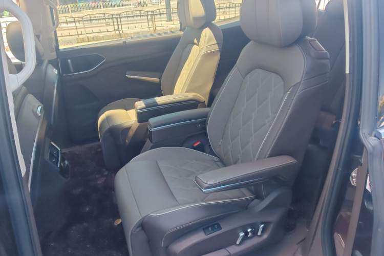 Used Volkswagen Viloran 2023 380TSI Flagship Edition Left Rear Seat