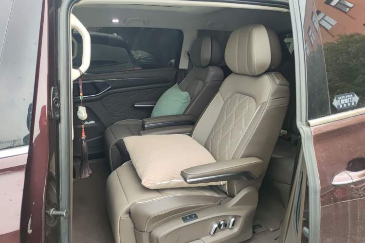 Used Volkswagen Viloran 2023 380TSI Prestige Edition Left Rear Seat