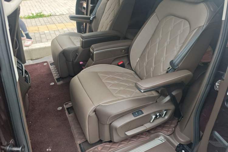 Used Volkswagen Viloran 2023 380TSI Prestige Edition Left Rear Seat