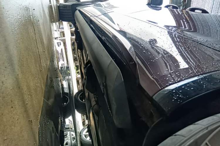 Used Volkswagen Viloran 2023 380TSI Luxury Edition Left Side Sill