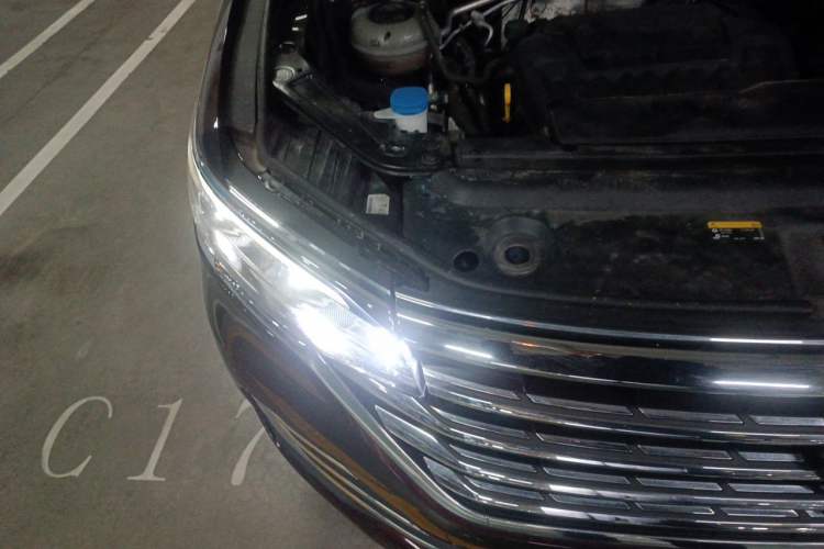 Used Volkswagen Viloran 2023 380TSI Prestige Edition Right Front Headlight