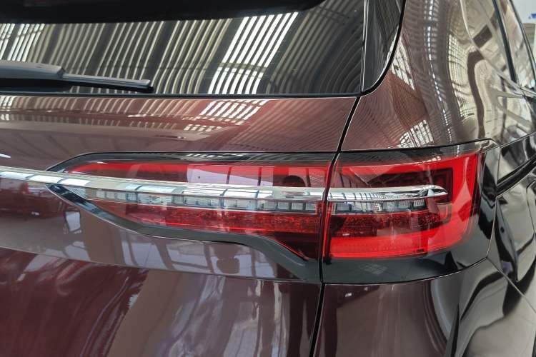 Used Volkswagen Viloran 2023 Revised Version 380TSI Luxury Edition Right Rear Taillight