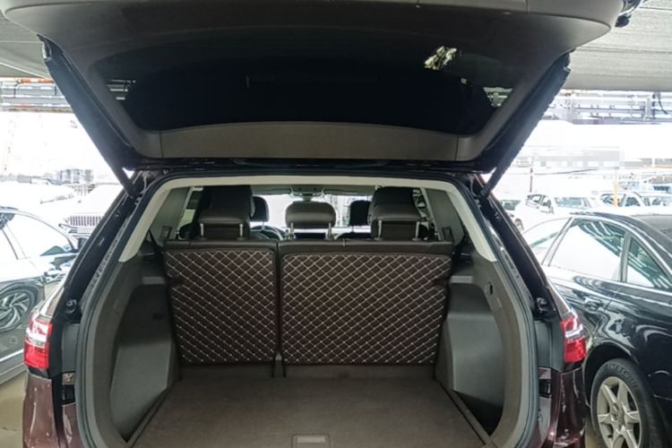 Used Volkswagen Viloran 2023 380TSI Luxury Edition Trunk