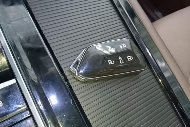 Used Volkswagen Viloran 2023 380TSI Luxury Edition Vehicle Key
